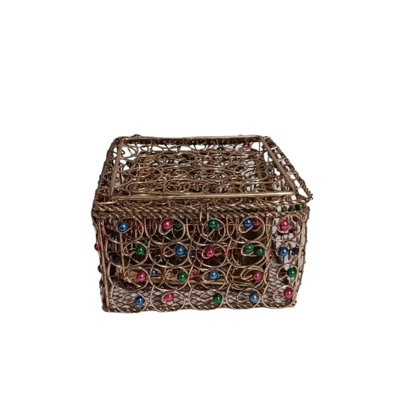 Stocking wire boxes with colorful stones - Picture 1 of 12